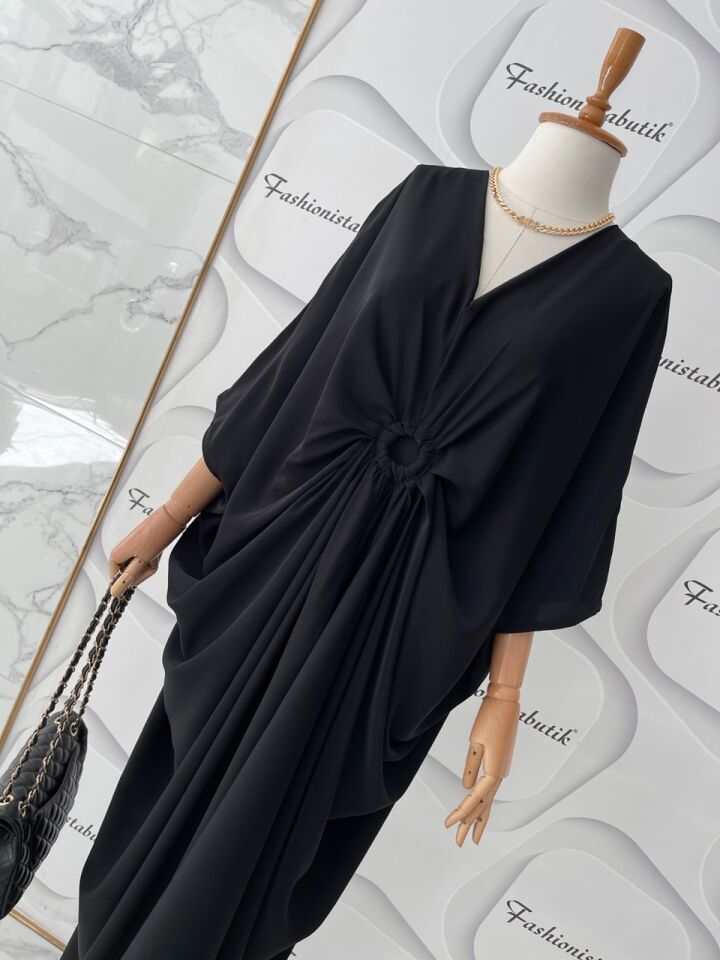 Tokalı yarasa model elbise - siyah