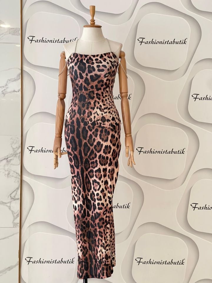 Taş askılı leopar elbise