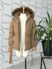 Kapüşonlu kürklü mont camel