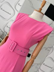 Vatkalı kemerli midi elbise - Pembe