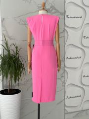 Vatkalı kemerli midi elbise - Pembe