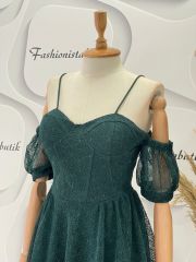 Kat etek askılı dantel elbise - Zümrüt Yeşili
