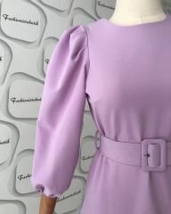 Lilali kemerli volanlı elbisemiz