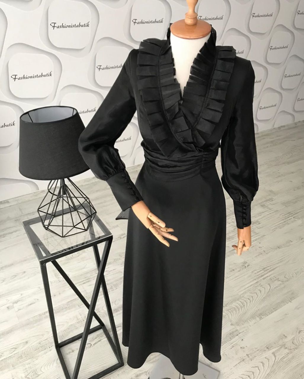 Saten kumaş organze tül detay özel tasarım maxi boy elbise - Siyah