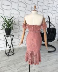 Straplez volanlı midi güpür dantel elbise - Somon